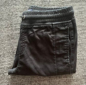 Pantalon Kiabi – Taille 12 ans (144-155 cm) – Noir