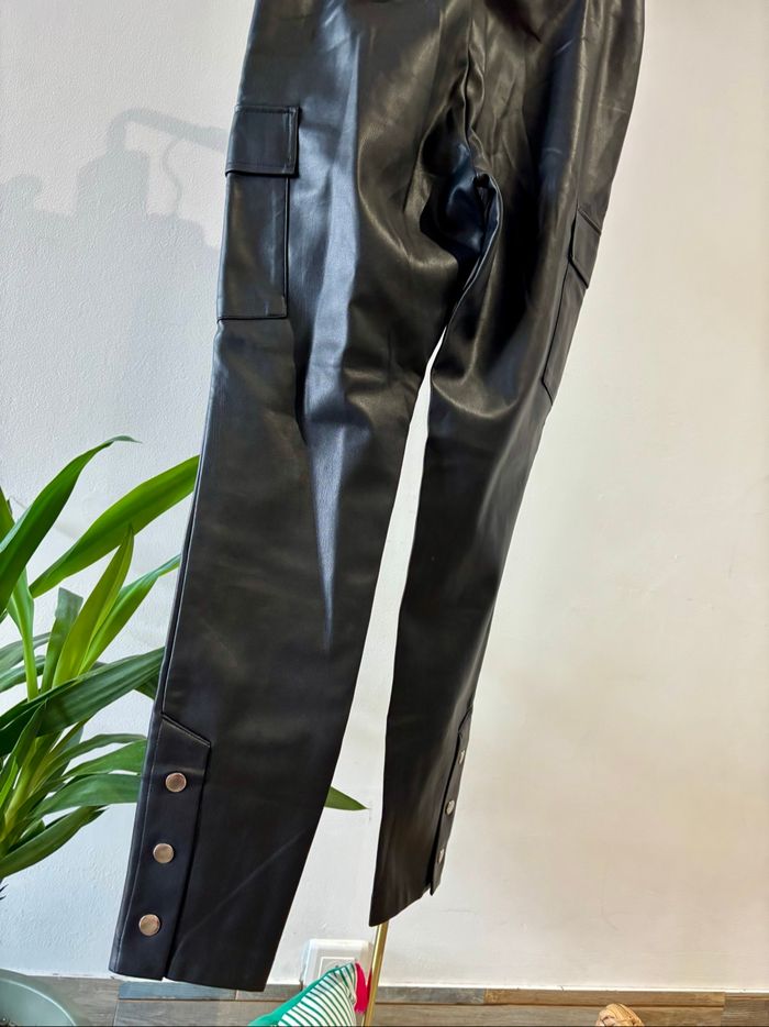Pantalon similicuir taille M - photo numéro 8