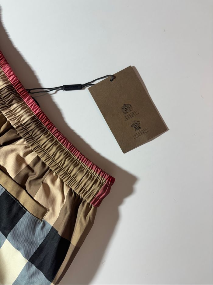 Short Burberry - photo numéro 9