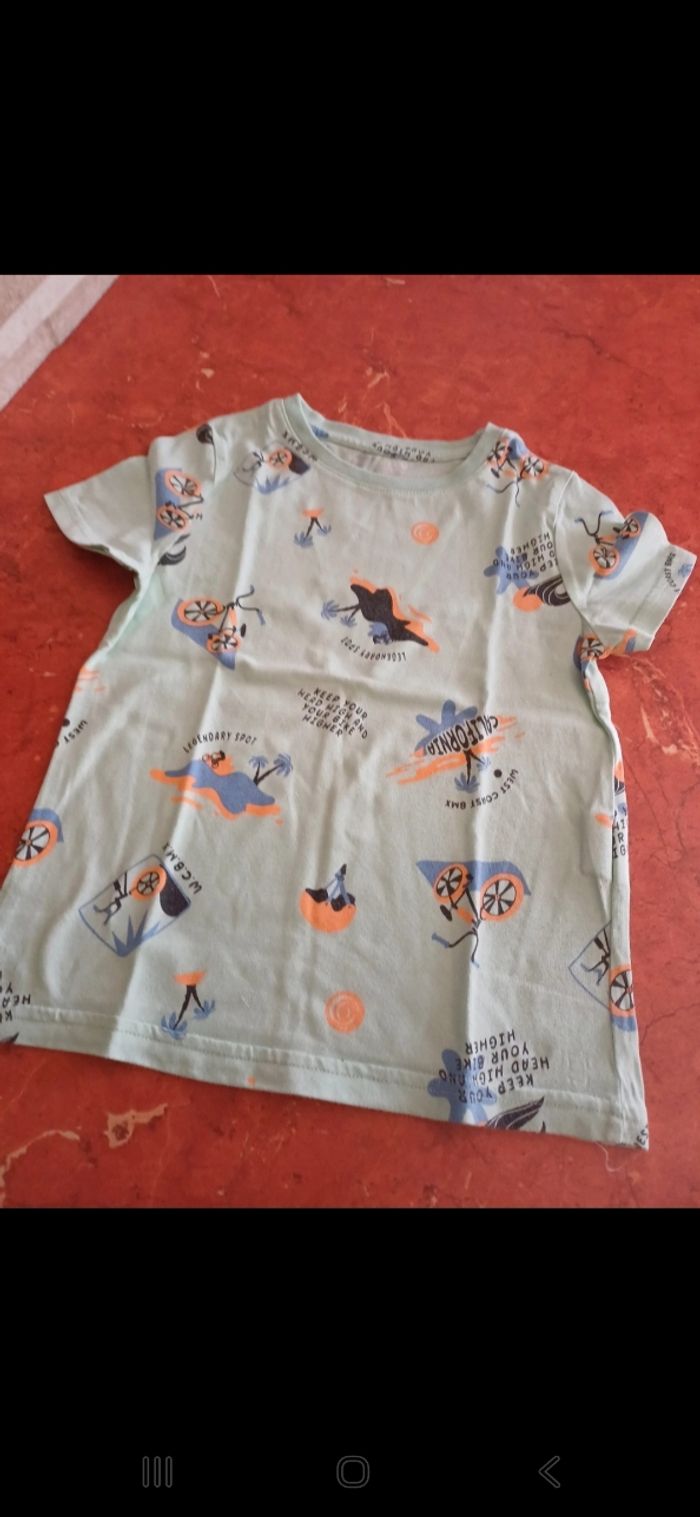 T.shirt garçon taille 4 ans