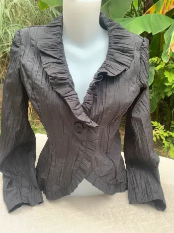 Veste Machin chose taille 42 noir effet froissé épaulettes