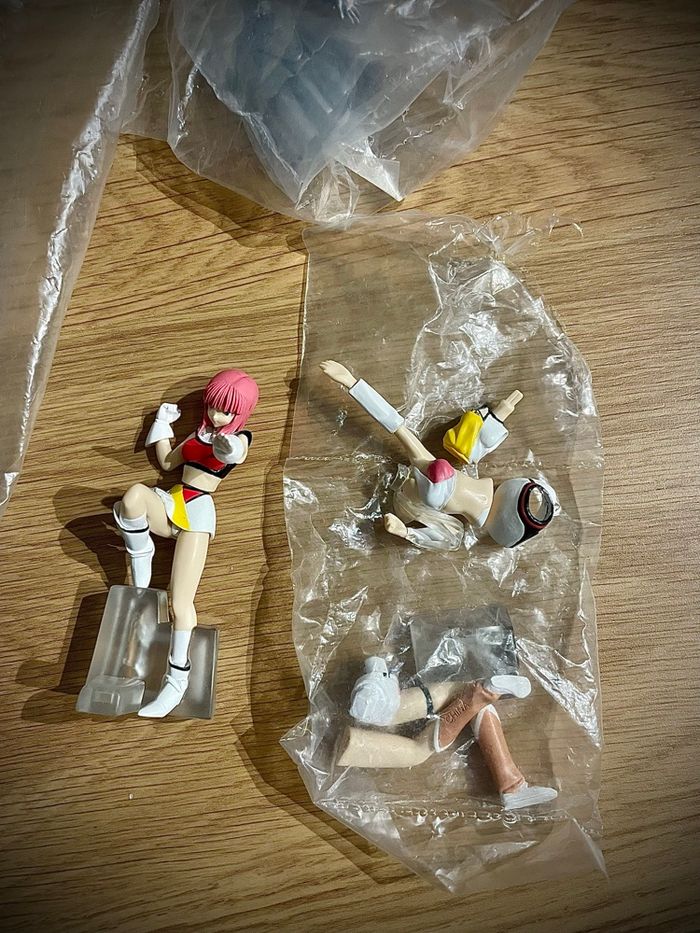 Figurine gashapon wingman