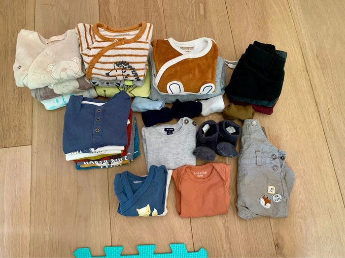 Lot de 30 vêtements 1 mois - photo numéro 2