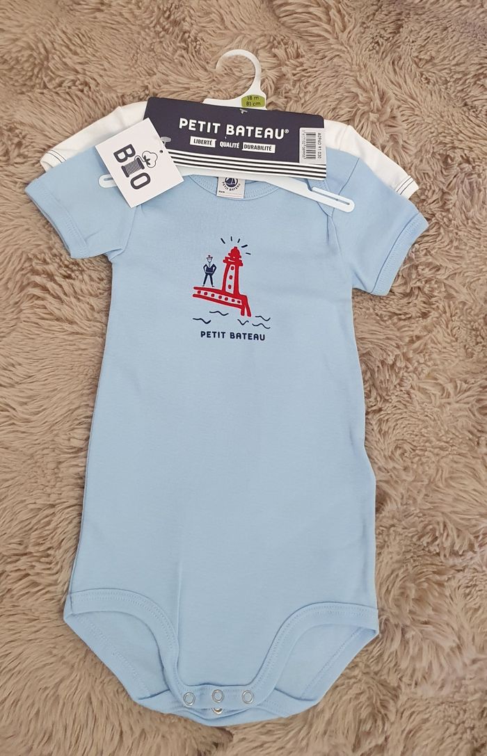 Lot de 3 bodies 18mois manches courtes Petit bateau - photo numéro 3