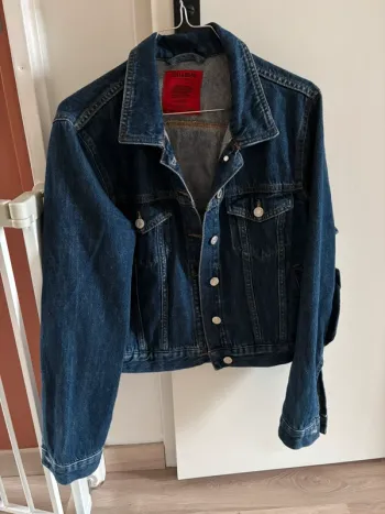 Veste en jean volants Pull&bear t.M comme neuve