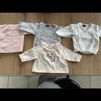 Gilets taille 1 mois