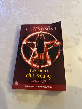 Livre le prix du sang - tanya Huff - les aventures de vicki nelson-1