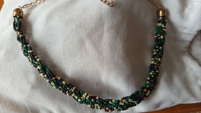 Beau Collier en perles - photo numéro 2