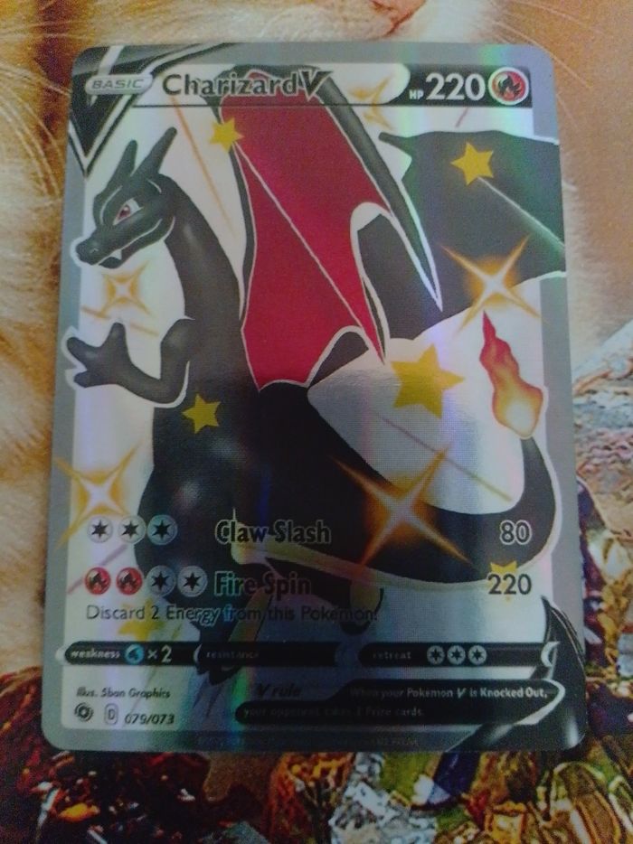 Charizard V Shiny 079/073 – Shining Fates – Carte Pokémon Rare Neuve – Full Art Holo