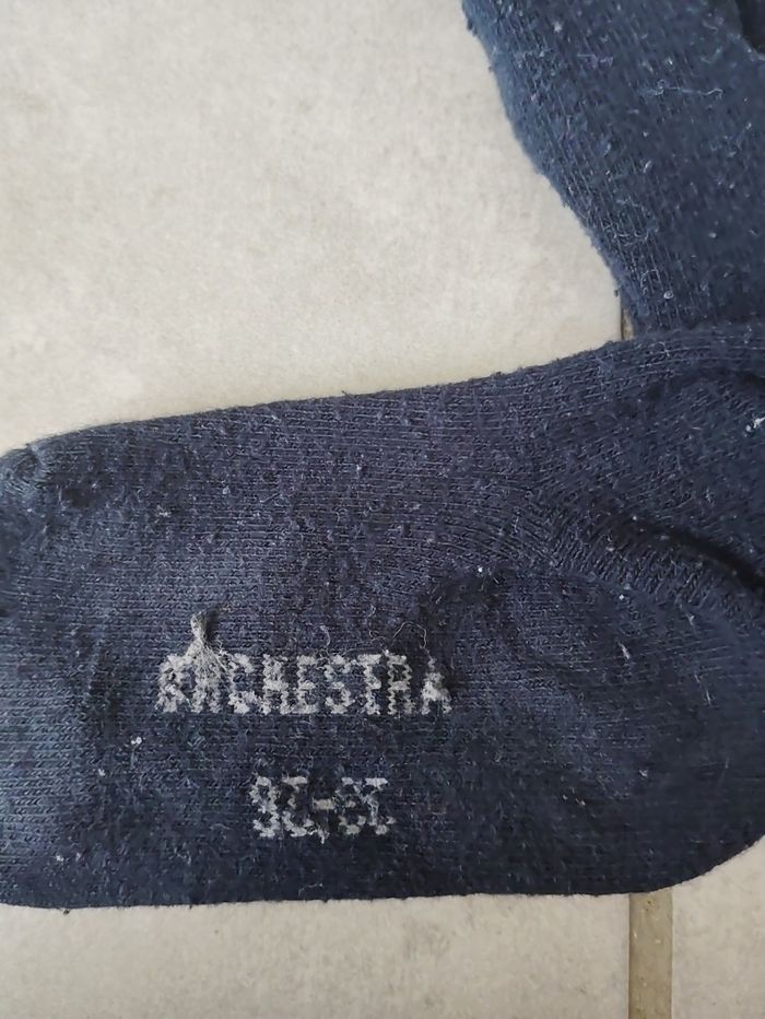 Un collant et une paire de chaussettes - photo numéro 3