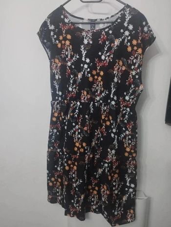 Robe fleurie neuve avec étiquette