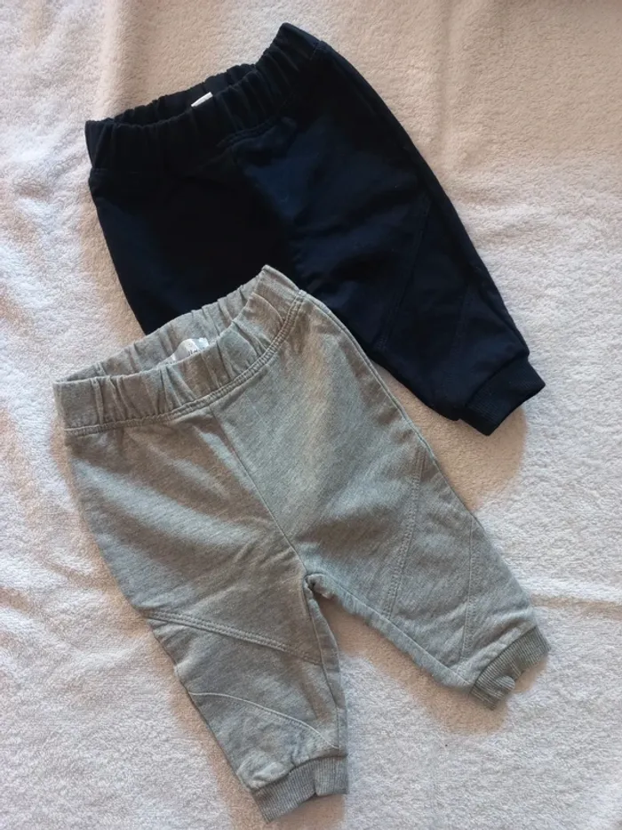 Lot de 2 pantalons taille 3 mois-59 cm