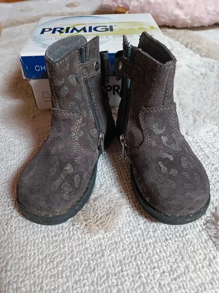 Magnifiques bottines Primigi taille 23 avec nœud derrière - photo numéro 3
