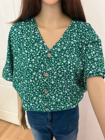 Haut fleuri vert