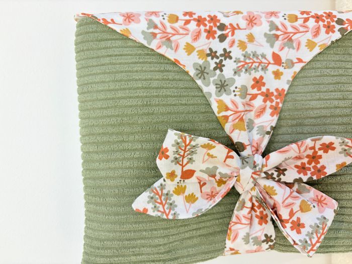 Pochette à livre velours côtelé Kaki fleurie - photo numéro 5