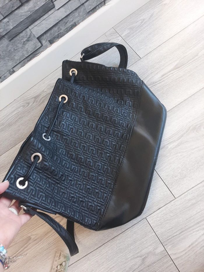 Sac noir - photo numéro 2