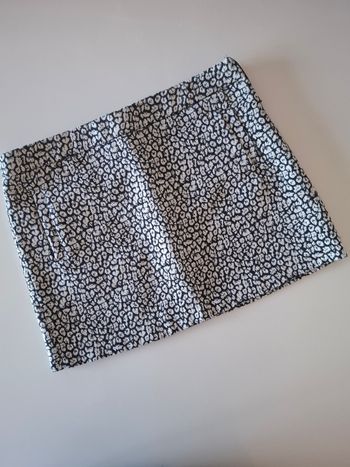 Jupe courte Mango Casual – Motif Léopard Noir & Blanc – Taille 36