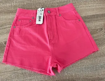 Short rose Superdry taille 25 neuf