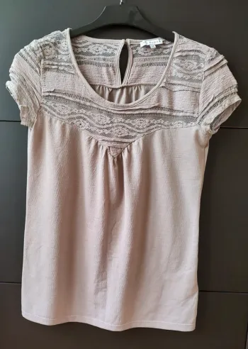 Joli T-Shirt dentelle