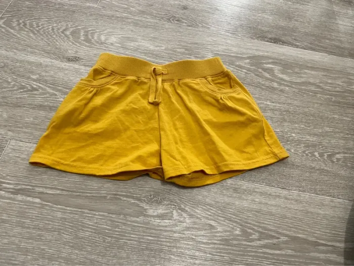 Short fille 6 ans moutarde