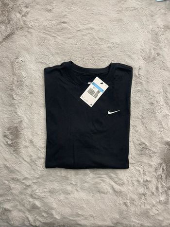 T-shirt Nike noir logo brodé blanc - Taille M