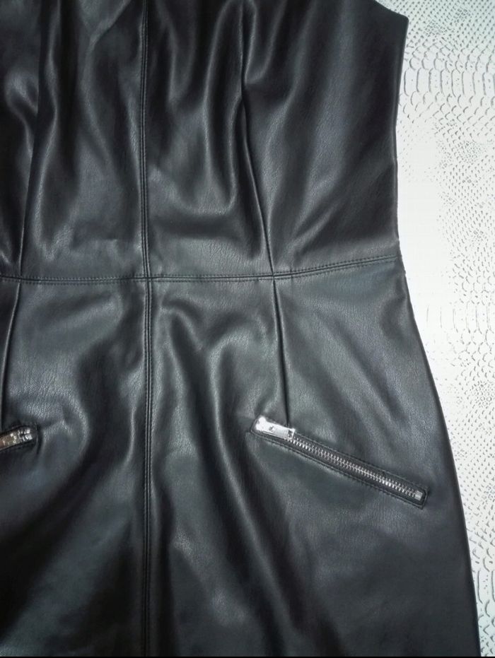 Robe simili cuir noir Kiabi T36 - photo numéro 3