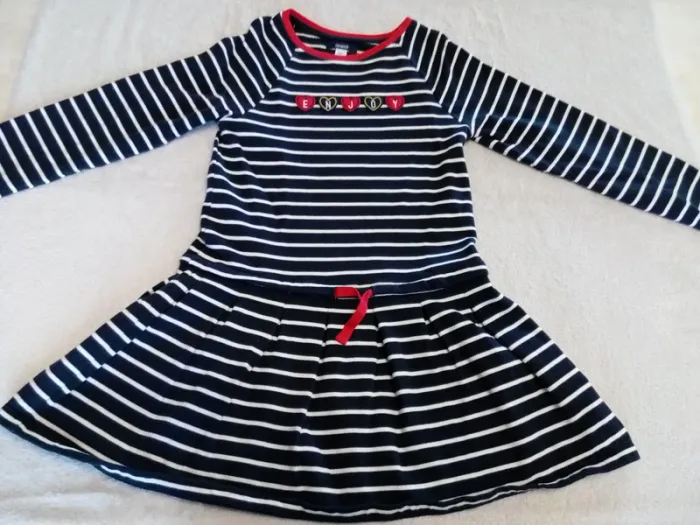 Robe Okaïdi 8 ans (réf perso G-A46)(familleac72)
