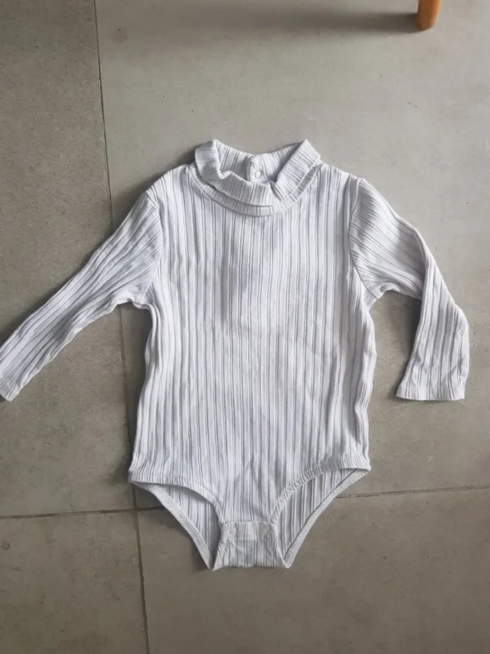 Bodie fille de taille 18mois