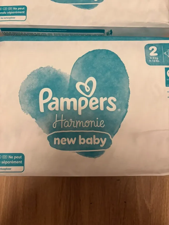 Lot 102 couches Pampers Harmonie taille 2 - photo numéro 3