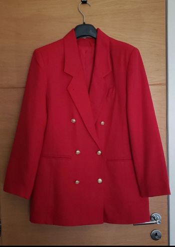 Blazer rouge esprit vintage à épaulettes