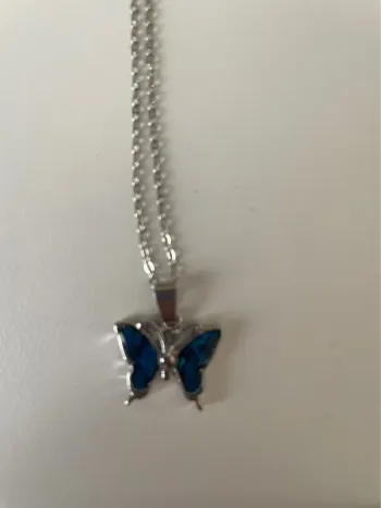 Pendentif Papillon en Nacre naturelle