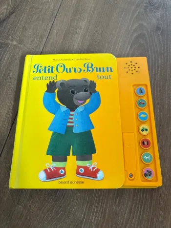 Livre sonore Petit ours brun entend tout