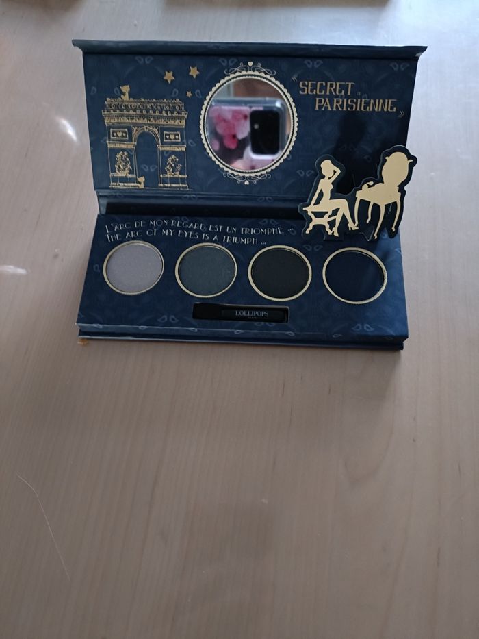 Lot de 4 palettes Lollipops + un blush + une houpette pailletée - photo numéro 8