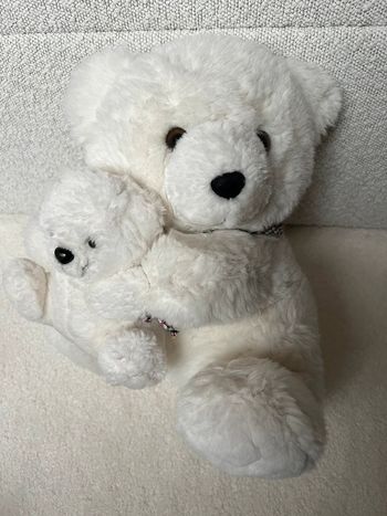 Ours maman bébé blanc