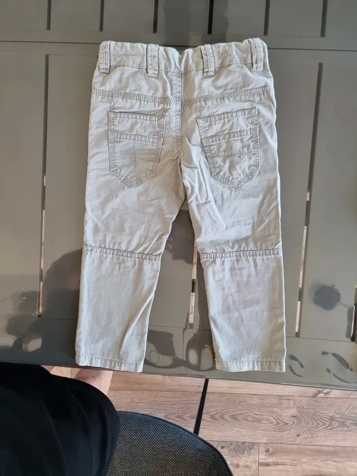 Pantalon gris  3ans - photo numéro 3