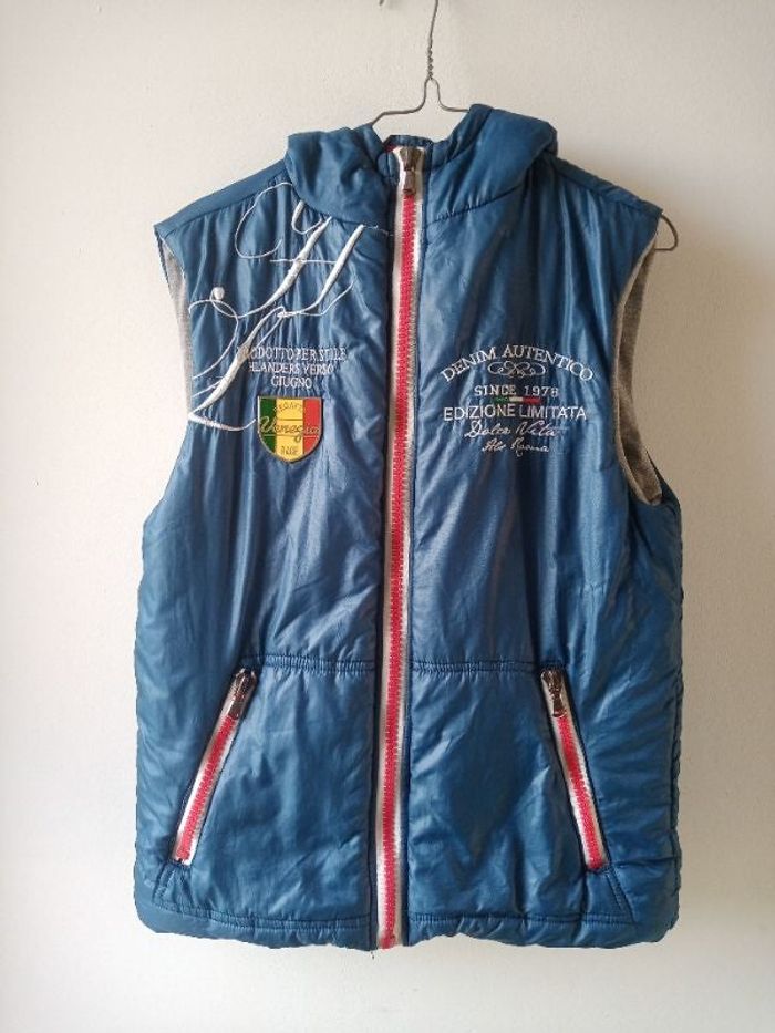 Doudoune sans manches Hlanders ItaliaTaille S  Bon état. Mesures :  tour de taille : 47 cm  Épaule à