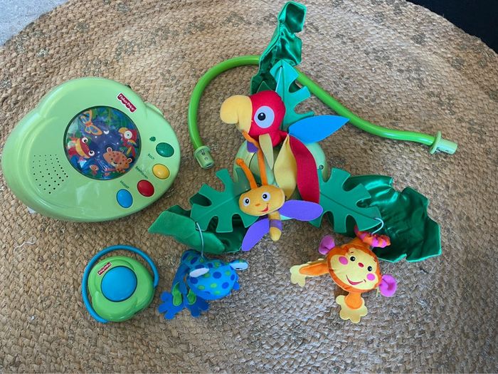 Mobile jungle Fisher price