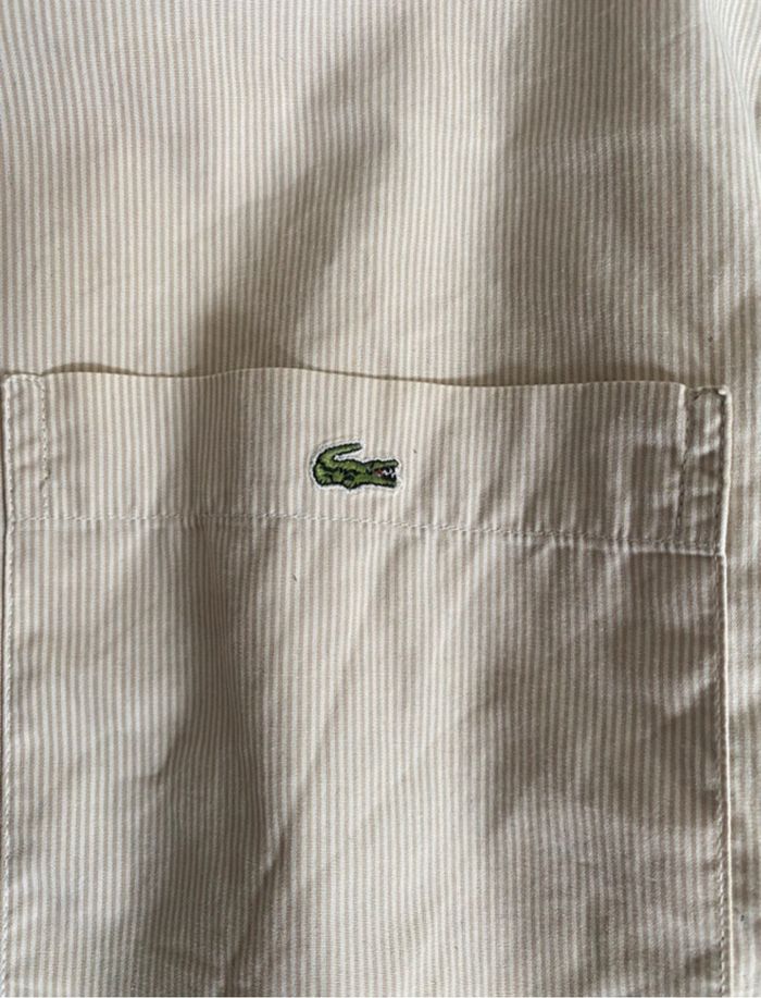 Chemise Lacoste authentique à rayures fines beige. - photo numéro 5