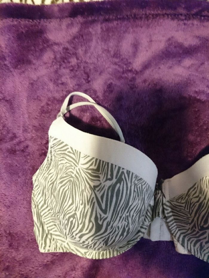 Soutien-gorge zébré - photo numéro 4