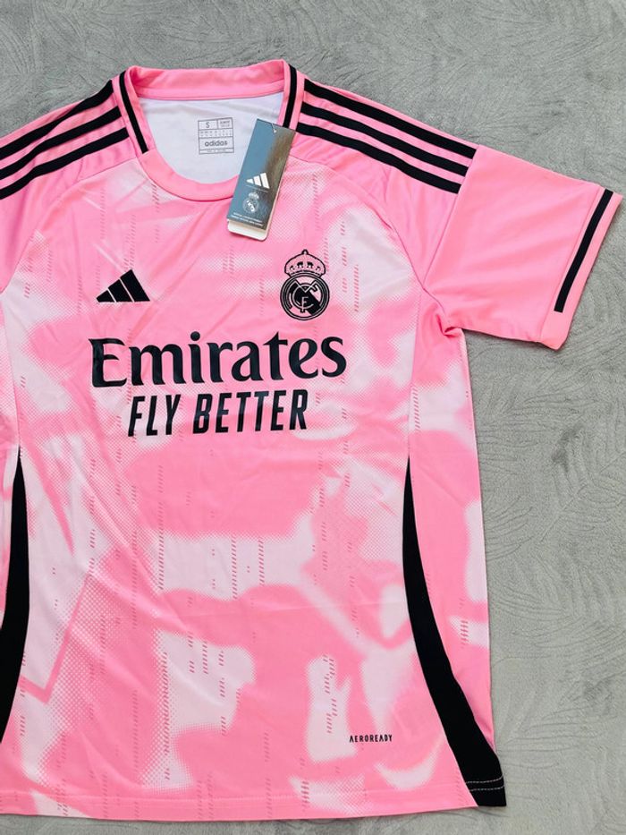 Maillot concept foot Réal Madrid rose taille s - photo numéro 3