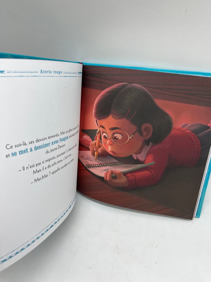 Livre Histoire Collection les grands classique Disney Alerte Rouge  Disney Neuf - photo numéro 5