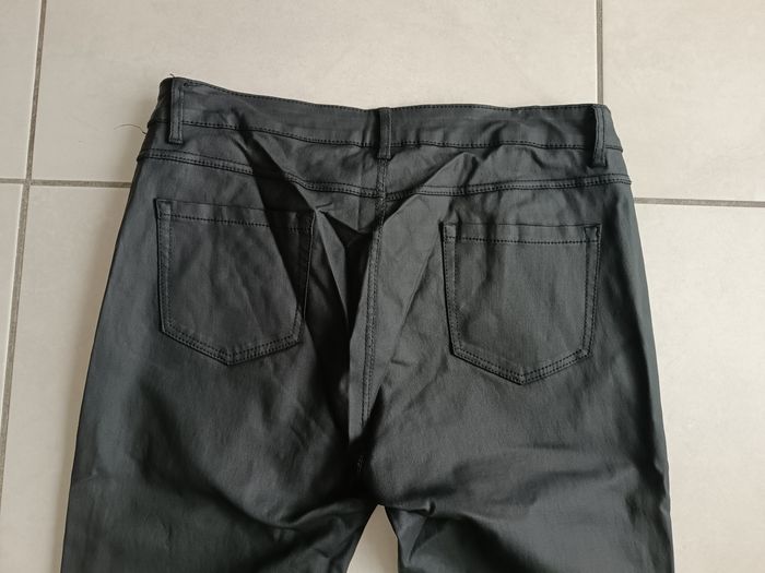 Pantalon noir - photo numéro 4