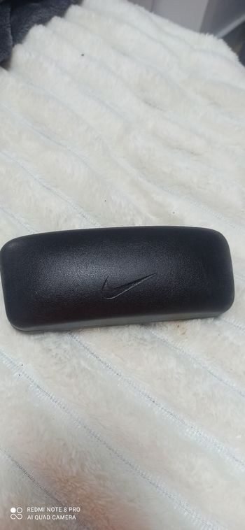 Boitier a lunettes Nike