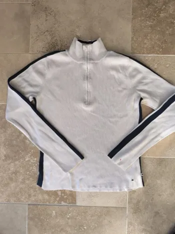 Pull 1/4 zippé tommy Hilfiger femme taille M selon mesures - absence d'étiquette, manche tachée
