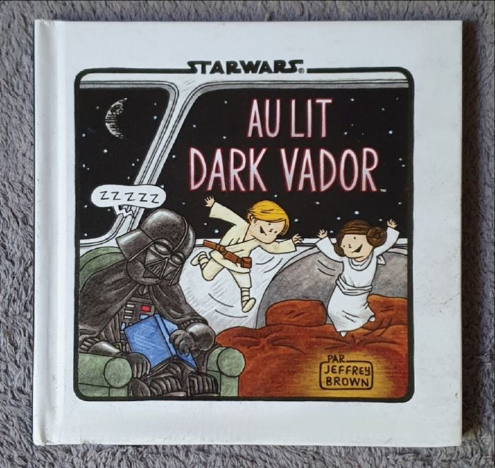 Livre cartonné, Comics pour enfants "Au Lit Dark Vador - Star Wars" / Jeffrey Brown