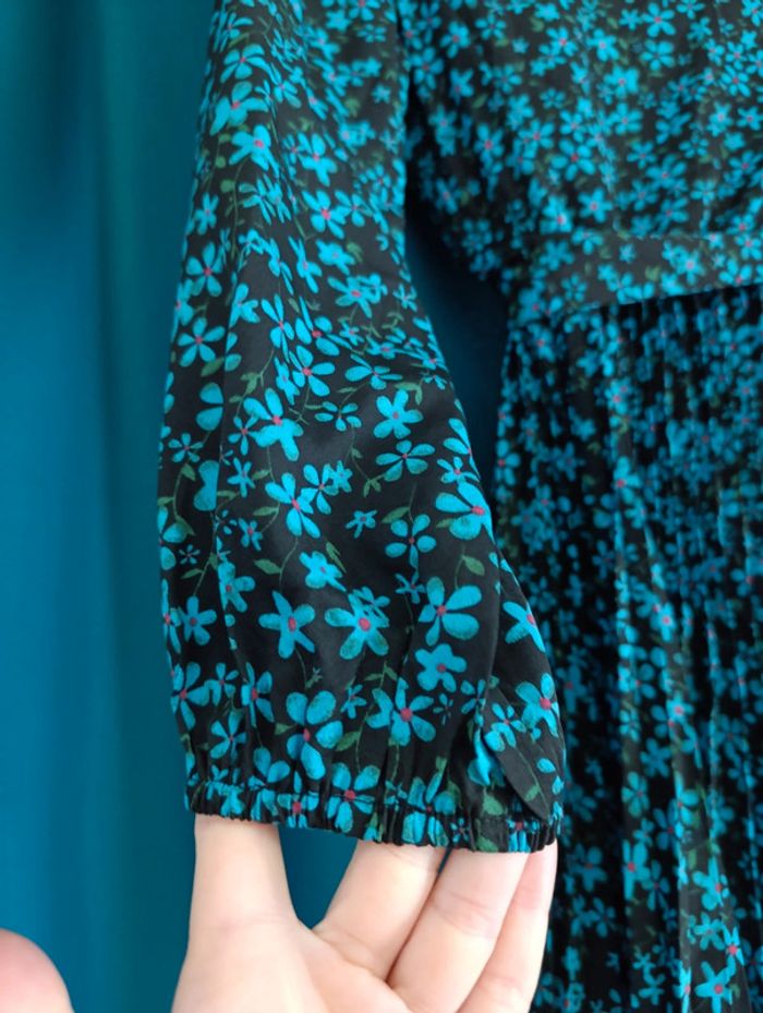 Robe longue noire fleurs bleu neuve taille M - photo numéro 2