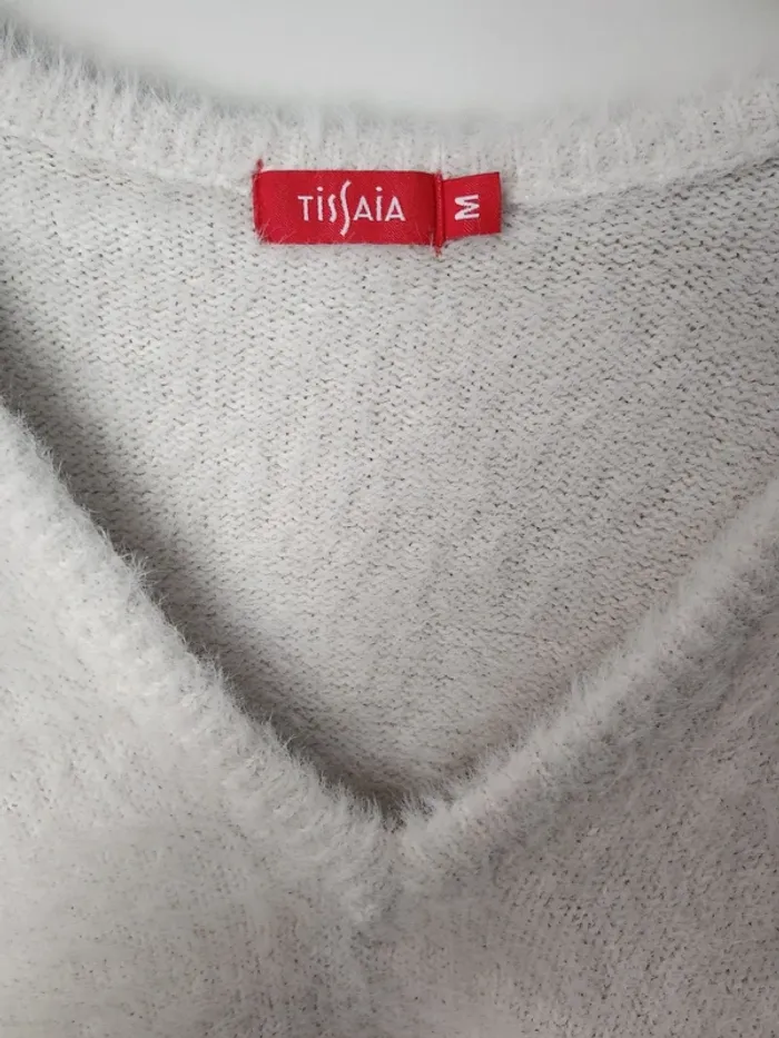 Pull chaud en laine synthétique tout doux 38 M col V excellent état - photo numéro 3