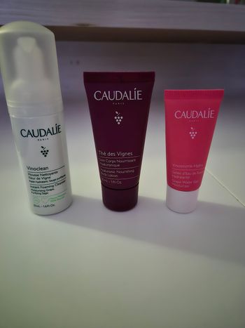 Ensembe  de chez Caudalie neuf