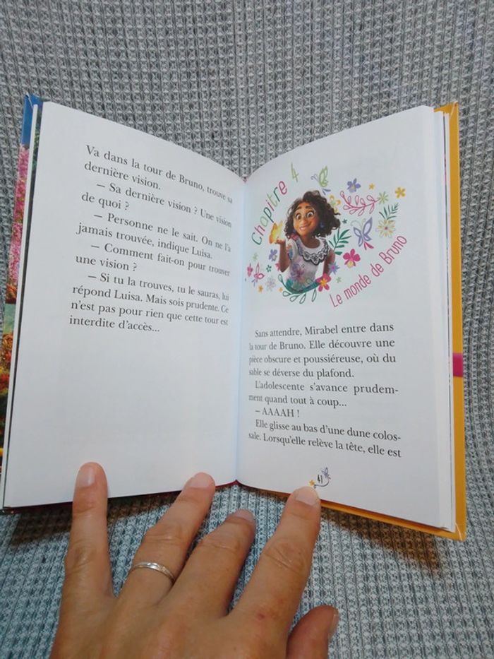 Encanto La Famille Madrigal Disney - La bibliothèque rose - photo numéro 4