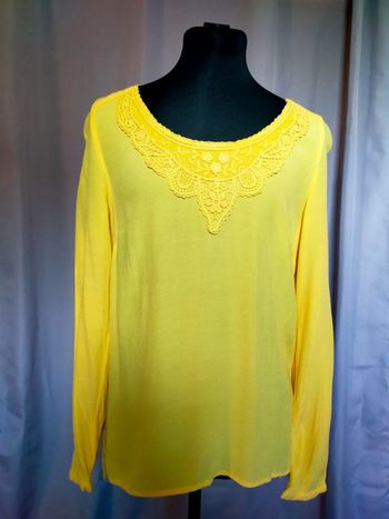 Blouse jaune Camaïeu – col dentelle – manches longues – Taille à vérifier